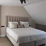 Duplex Plaza Ole