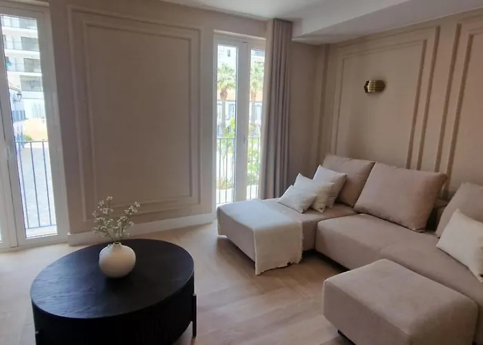 Duplex Plaza Ole