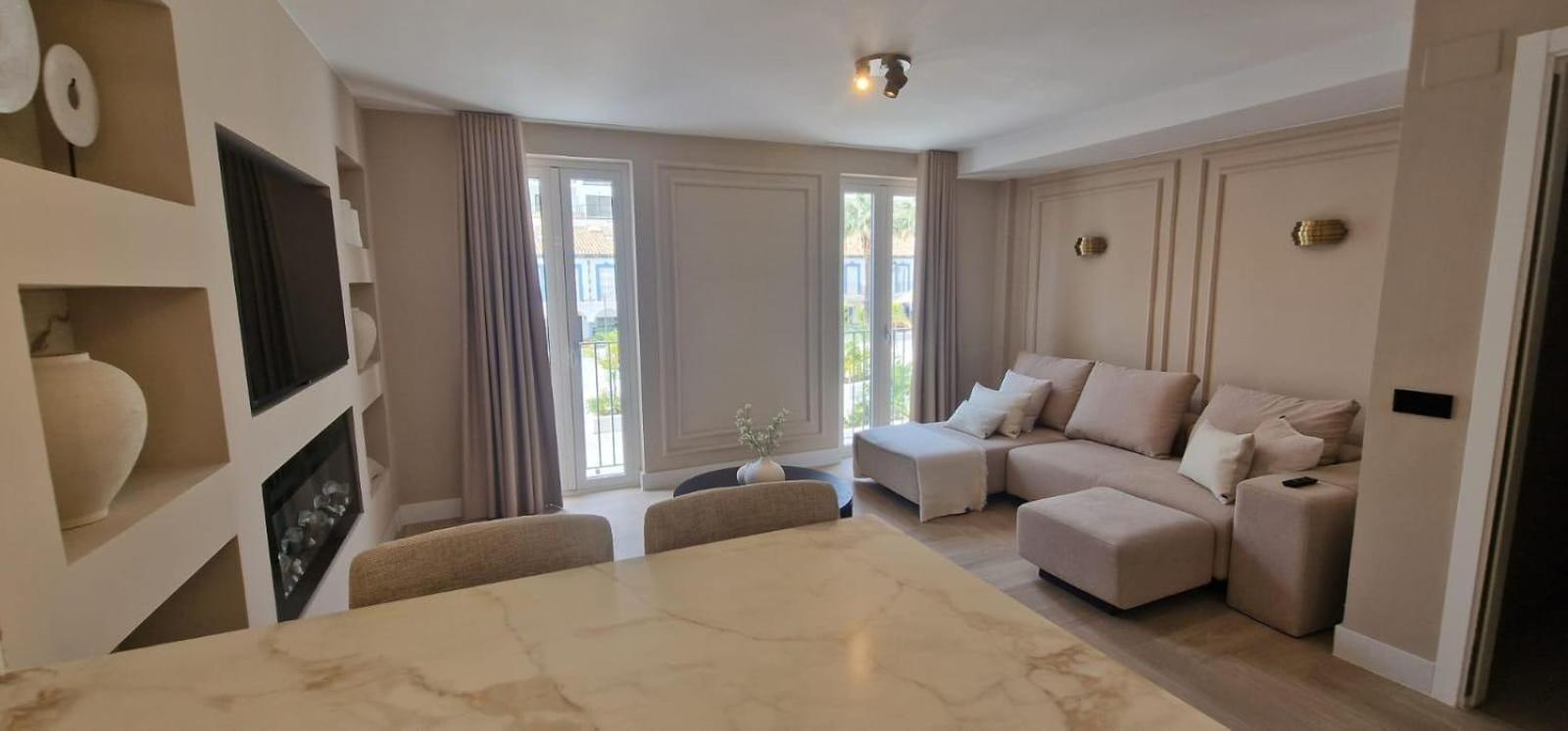 Duplex Plaza Ole *